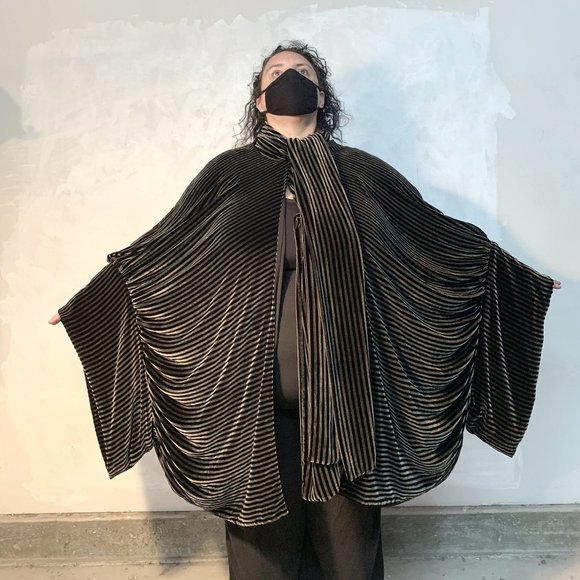 RARE MAGNIFICENT PLUS SIZE MARIAN CLAYDEN CAPE - Picture 1 of 9